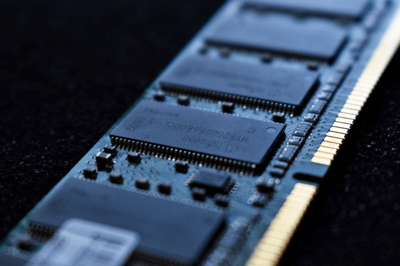 Описание работы оперативной памяти RAM компьютера